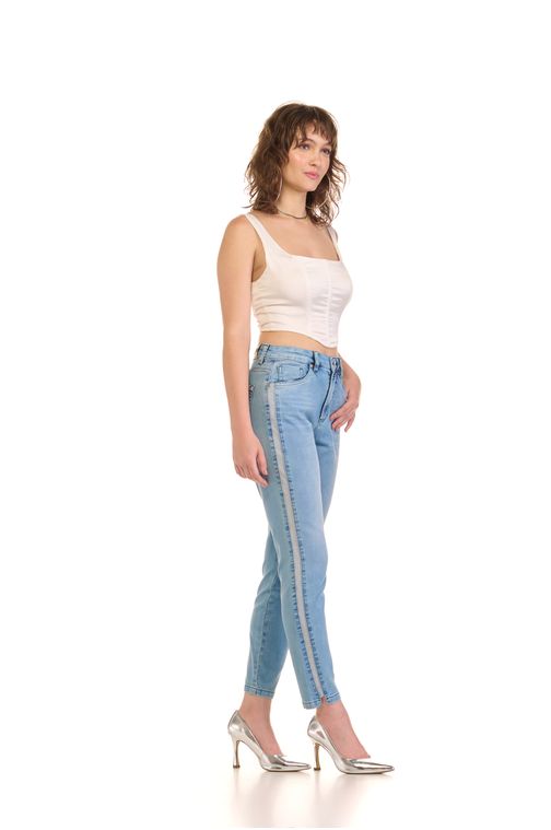 Calça Patogê feminina jeans jogger com tachas na barra cintura