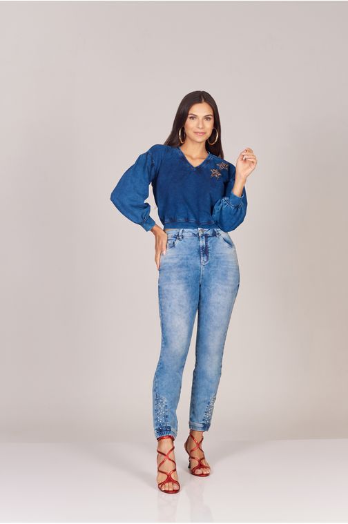 Calça Patogê feminina jeans jogger com tachas na barra cintura média (G3) Cor:UNICA; Tamanho:36