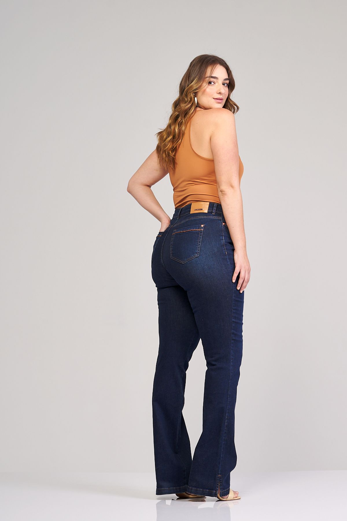 Calça Jeans Plus Size Boot Cut Detalhes no Avesso em Elastano Best